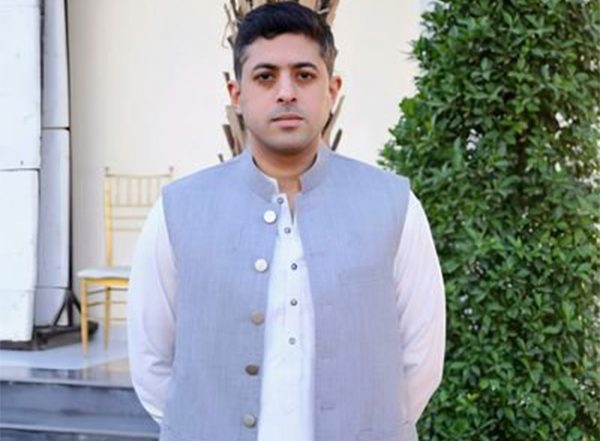 World News | Pakistan Tehreek-e-Insaf Slams Punjab Govt for Spending PKR 7.5 Billion on Luxury Vehicles for VIPs