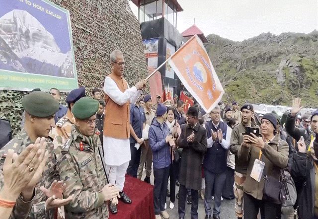 India News | Kailash Mansarovar Yatra Resumes After 5-Year Hiatus, First Batch Flagged off from Sikkim's Nathula Pass