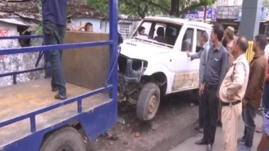 India News | Bhopal District Admin's Anti-encroachment Squad Begins Removing Scrap Vehicles from City