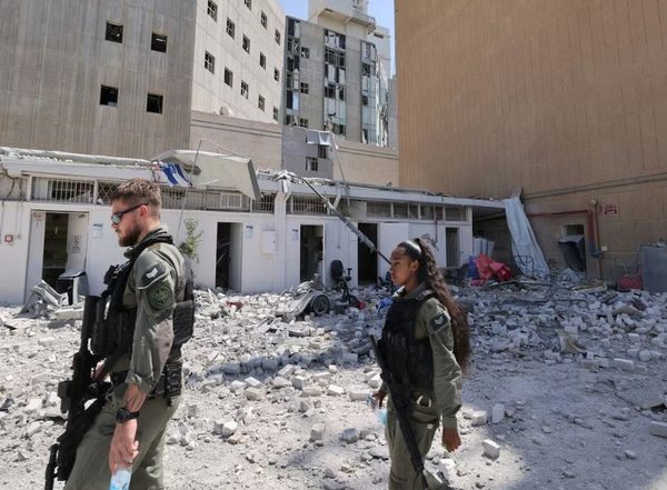 World News | 17 Injured in Iran's Strikes in Haifa