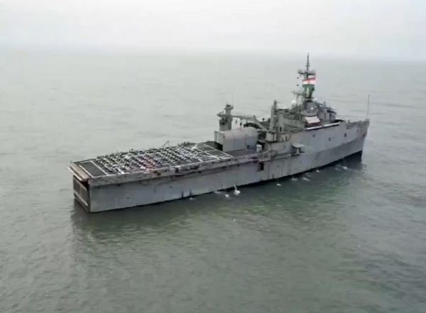 India News | International Yoga Day: Indian Navy Joins YogAndhra with Participation of over 11,000 Naval Personnel