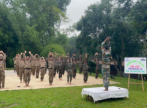 India News | Assam Rifles Hosts Yoga Sessions at Four Places in Tripura on Eve of International Yoga Day
