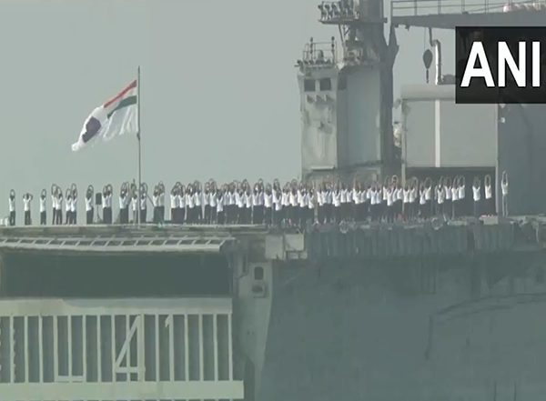 India News | Indian Navy Joins YogAndhra with Participation of over 11,000 Naval Personnel and Families