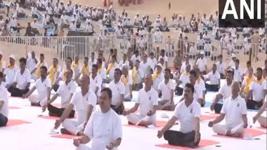 India News | Sand, Sun, and Serenity: Rajasthan CM Bhajanlal Sharma Performs Yoga in Jaisalmer's Dunes on 11th IYD