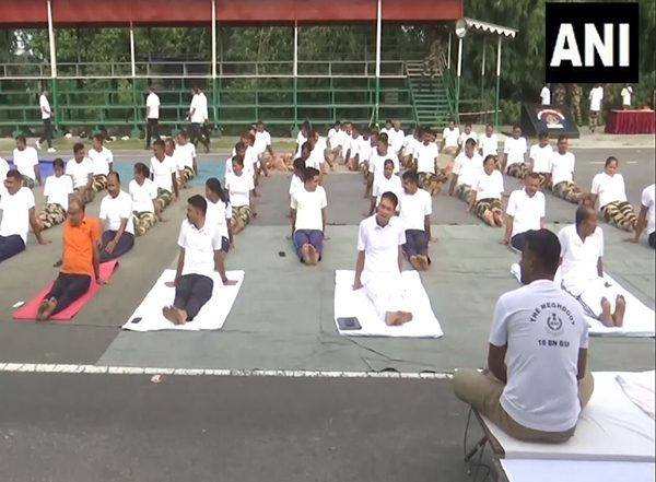 India News | West Bengal: BSF Personnel Celebrate International Yoga Day in Siliguri