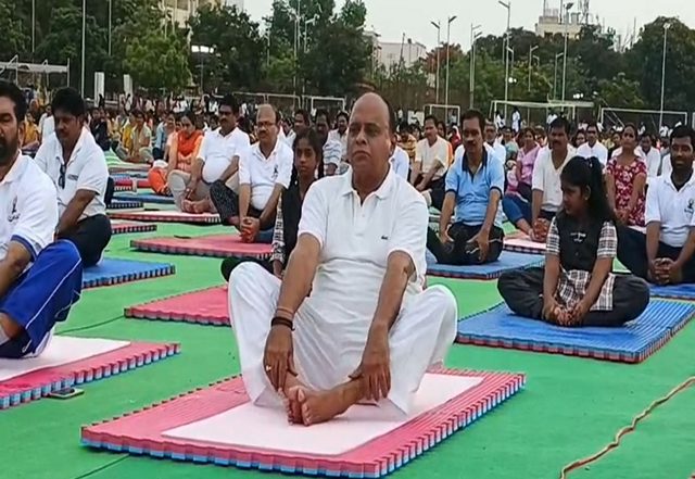 India News | Andhra Pradesh: Grand Yoga Day Celebrations in Nellore with over 11 Lakh Participants