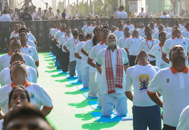 India News | Yoga Unites the World!: PM Modi Shares Glimpses from Yoga Day Event in Visakhapatnam