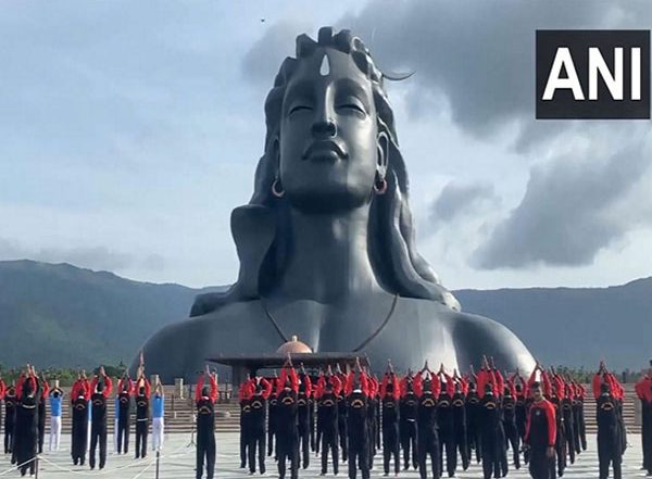 India News | Tamil Nadu: Defence Personnel Perform Yoga in Front of Adiyogi at Coimbatore's Isha Yoga Centre