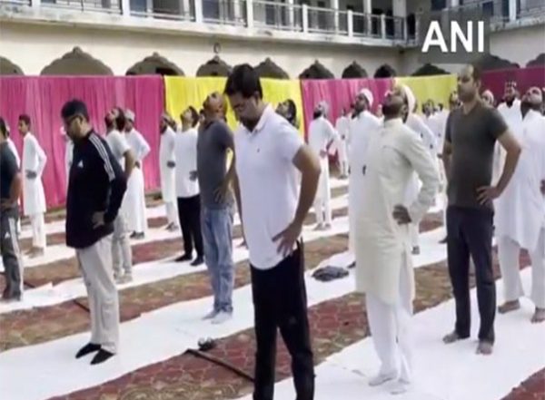 India News | International Yoga Day: UP Minister Danish Azad Ansari Leads Yoga Session at Darul Uloom Warsia