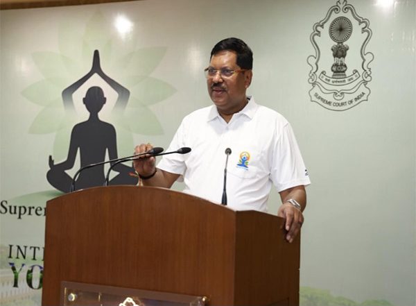 India News | CJI BR Gavai Joins Yoga Session at Supreme Court on International Yoga Day