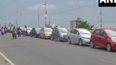 India News | Tamil Nadu: Crack Develops on Hosur Flyover, Traffic Diverted on Chennai-Bengaluru Highway