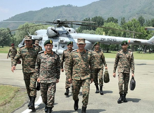 India News | J-K: COAS Gen Upendra Dwivedi Reviews Security Grid in Kashmir, Assesses Preparedness for Shri Amarnath Yatra