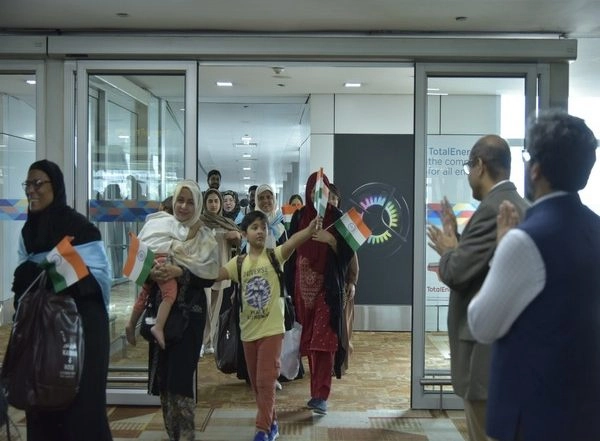World News | India Continues Evacuation Efforts: 311 More Return from Iran
