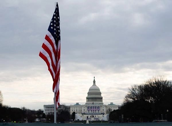 World News | US Visa Applicants Must Make Social Media Accounts Public for Screening