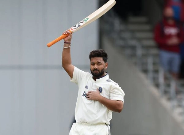 Sports News | KL Rahul, Pant Score Classy Tons to Steer India to 298 at Tea Against England