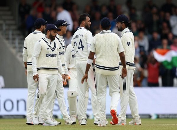 Sports News | Shardul, Prasidh Change Complexion of 1st Test in India's Favour as England Stand 102 Runs Away from Win