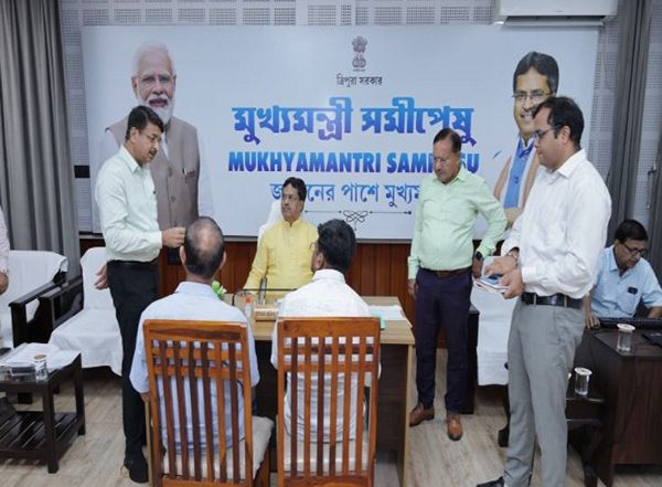 India News | 46th Episode of 'Mukhyamantri Samipeshu' Concludes; CM Manik Saha Directs Officials to Take Prompt Action on Public Grievances
