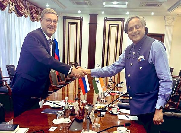 World News | Shashi Tharoor Meets Deputy Chairman of Russian Federation Council in Moscow