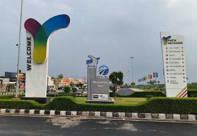 India News | Delhi-Mumbai Expressway Gets Driver-friendly Touch: 'Wayside Amenities' Stations Ensure Safety, Comfort for Long-haul Truckers