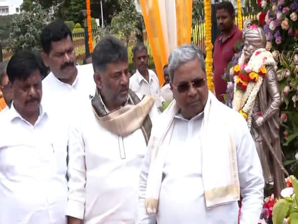 India News | K'taka: DK Shivakumar Pays Tribute to Kempegowda, Plans Memorial on Birth Anniversary