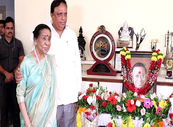 Entertainment News | Asha Bhosle, Minister Ashish Selar Visit RD Burman's Residence to Celebrate Singer's 86th Birth Anniversary