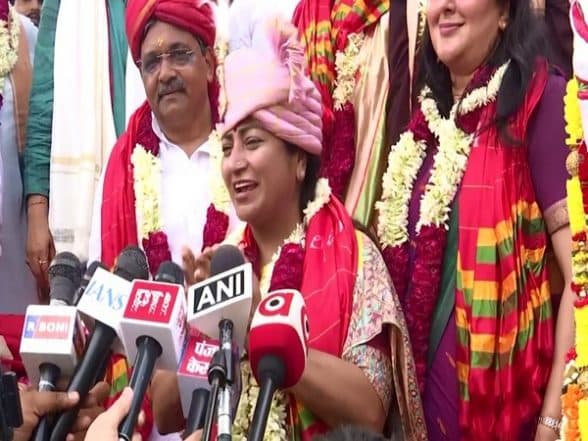 India News | Delhi CM Rekha Gupta Participates in Jagannath Rath Yatra in Hauz Khas