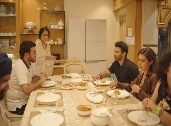 Entertainment News | Sourav Ganguly Hosts Aditya Roy Kapur, Sara Ali Khan for Dinner