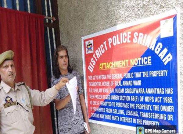 India News | Srinagar Police Attaches Rs 50 Lakhs Worth Property of Notorious Drug Peddler Under NDPS Act