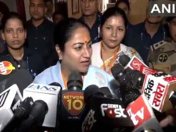 India News | Delhi CM Rekha Gupta Participates in Mock Parliament Programme Organised by BJP Mahila Morcha