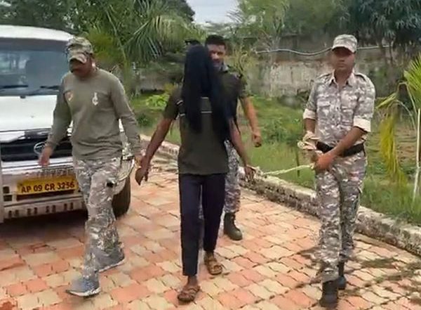 India News | Hardcore Naxal with Rs 6 Lakh Bounty Arrested in Gadchiroli in Joint Operation by Police and CRPF