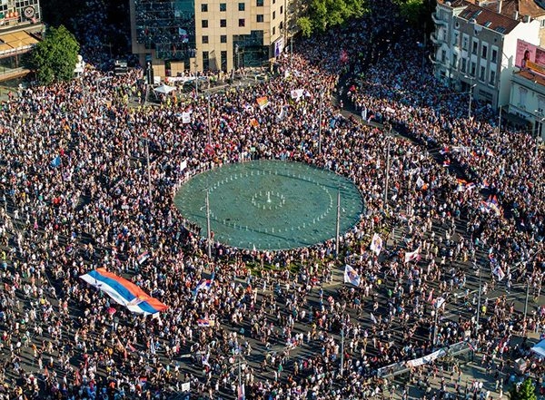 World News | Serbian Govt Arrest Dozens, Fire Tear Gas at Protesters Demanding Polls