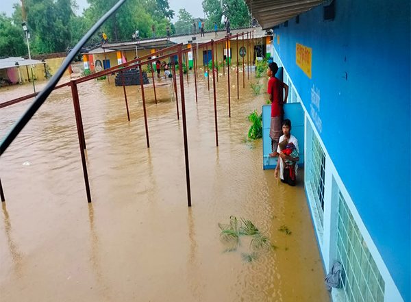India News | Jharkhand: 162 Children Rescued from Flooded School in Jamshedpur
