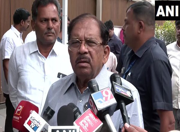 India News | Don't Know for What Purpose He is Called: Karnataka Home Minister G Parameshwara on Randeep Surjewala's Visit Amidst Speculations of Changes in State Unit
