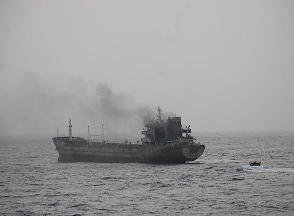 India News | Indian Navy's INS Tabar Rescues Panamanian Tanker MT Yi Cheng 6 in Gulf of Oman