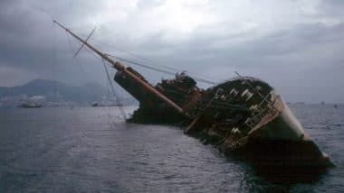 Uttar Pradesh Boat Capsize: One Drowns, 2 Feared Dead as Boat Capsizes in Saryu River Near Mahadeva Ghat in Ambedkarnagar District
