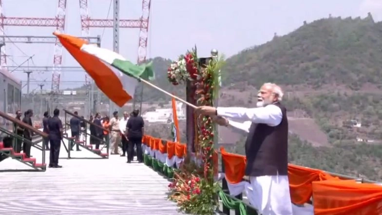 Chenab Bridge Inauguration: PM Narendra Modi Inaugurates World's Highest Railway Arch Bridge in Jammu and Kashmir, Waves Tiranga (Watch Videos)