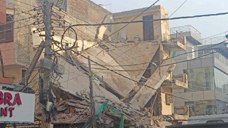 Delhi Building Collapse: Commercial Building Collapses in Rohini’s Sector 7 (See Pics and Video)