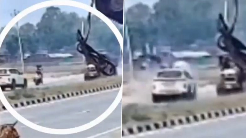 Accident Caught on Camera in Gorakhpur: 4 Youths Killed As Motorcycle Crashes into Speeding Car While Overtaking Tractor; Horrific Video Surfaces