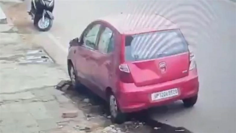 Accident Caught on Camera in Lucknow: 1 Dead, 2 Others Injured As Speeding Car Rams Into Pedestrians Near Shia PG College; Woman Driver Arrested (Watch Video)