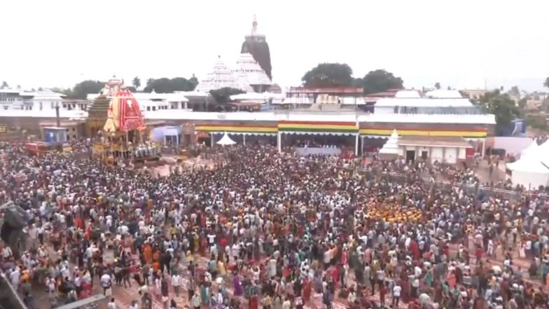 Jagannath Rath Yatra: Thousands of Devotees Gather To Participate in Lord Jagannath's Rath Yatra in Odisha's Puri (Watch Video)