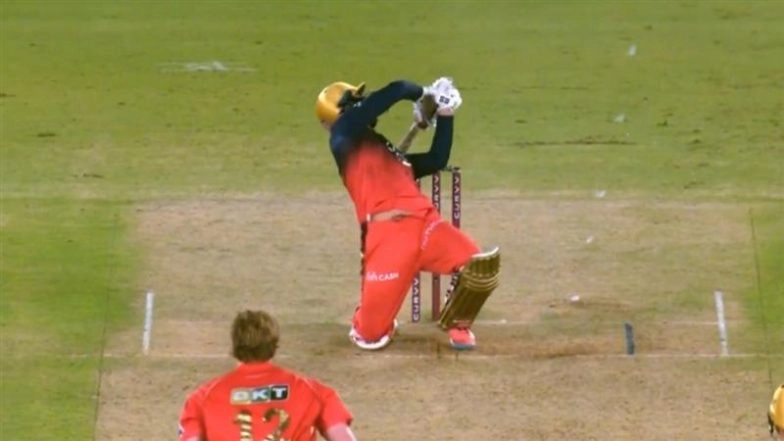 Jitesh Sharma Plays Spectacular Scoop Shot To Hit Kyle Jamieson For a Six During RCB vs PBKS IPL 2025 Final (Watch Video)