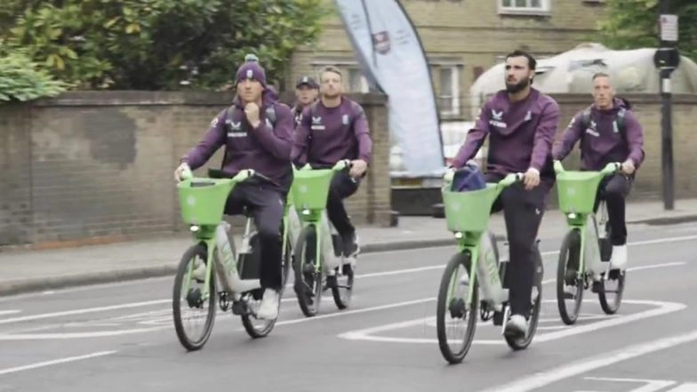Bizarre! Jos Buttler and Other England Cricketers Arrive on Bicycles Ahead of ENG vs WI 3rd ODI 2025 at the Oval in London (Watch Video)