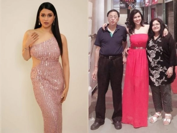 Mannara Chopra’s Father Advocate Raman Rai Handa Passes Away, Actress Says He Was the ‘Pillar of Strength for Our Family’