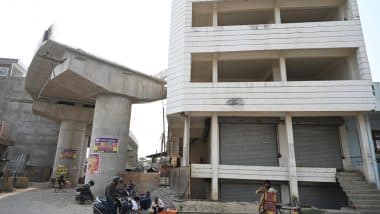 Lucknow: Underconstruction Railway Overbridge in Uttar Pradesh's Para Hits Unusual Hurdle After Flyover Meets 2-Storey Building (See Pics)