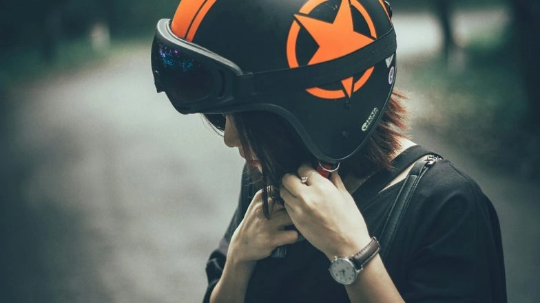 Government Proposes To Make 2 Helmets Mandatory for New 2-Wheelers