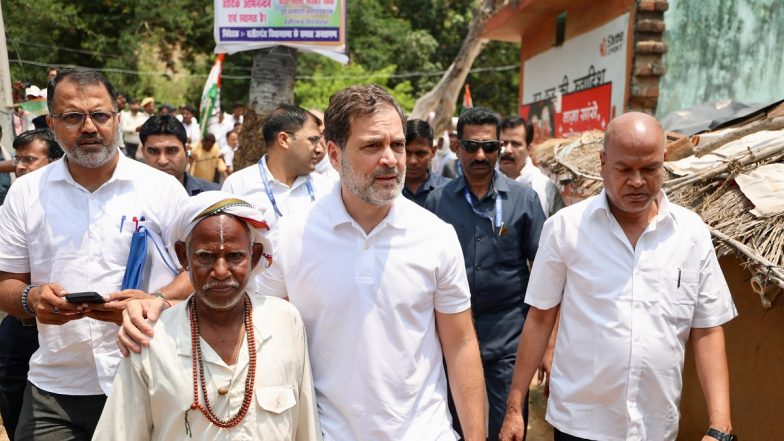 Rahul Gandhi Pays Tribute to ‘Mountain Man’ Dashrath Manjhi in Bihar’s Gaya, Meets Family Members (See Pics)