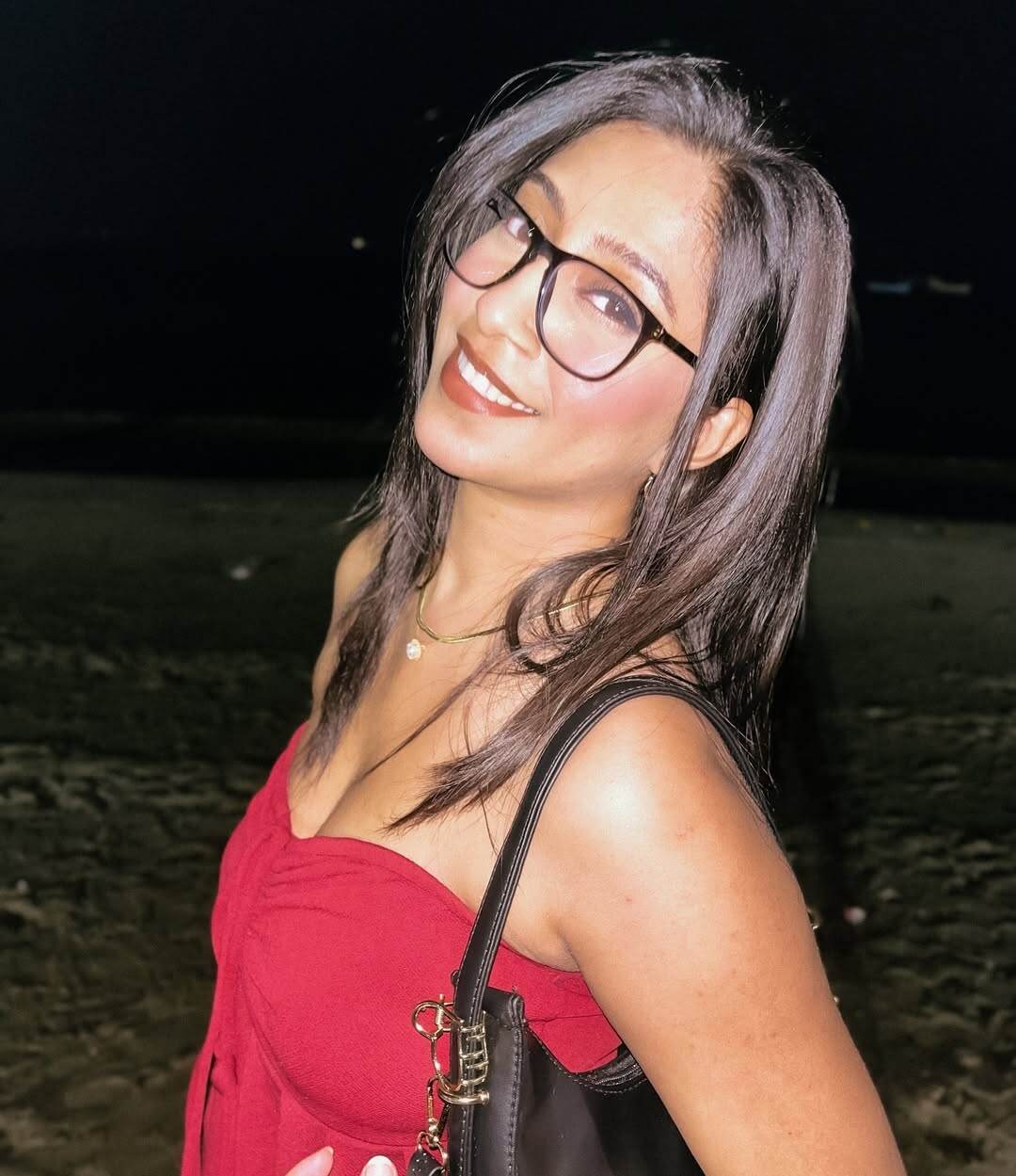 Social media platforms are flooded with tributes and condolences from friends, colleagues, and followers, remembering Roshni's cheerful disposition and passion for travel. Social media platforms are flooded with tributes and condolences from friends, colleagues, and followers, remembering Roshni's cheerful disposition and passion for travel.