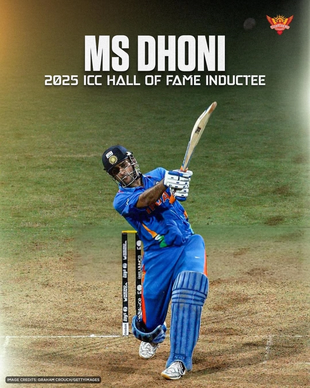 SRH released a blazing wallpaper of Dhoni as he hits the 