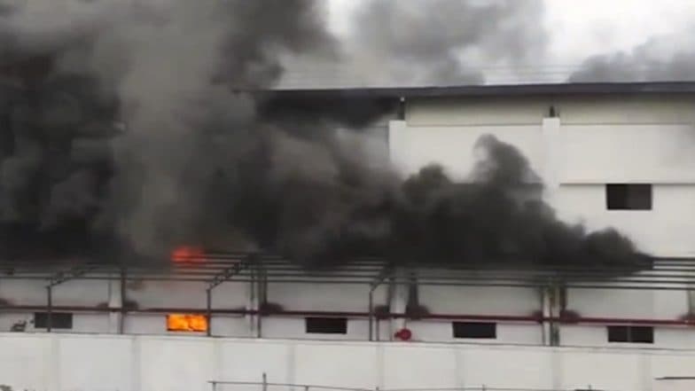 Surat Fire: Massive Blaze Erupts at Hare Krishna Paper Mill in Tadkeshwar GIDC, Firefighting Teams Present at Spot (Watch Video)