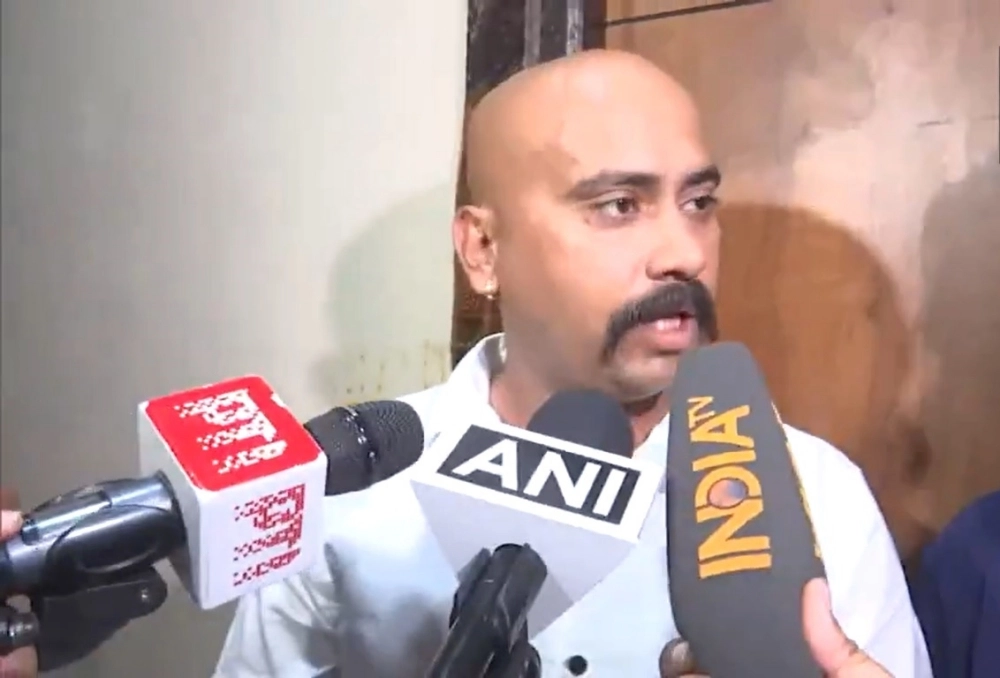 Vipin Raghuvanshi is Raja Raghuvanshi's brother who has been actively demanding justice for his brother's murder, alleging that more than five people were involved in the crime and expressing doubts about Sonam Raghuvanshi's initial claims.